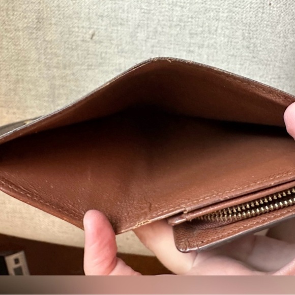 Vintage Louis Vuitton Wallet - Picture 10 of 14